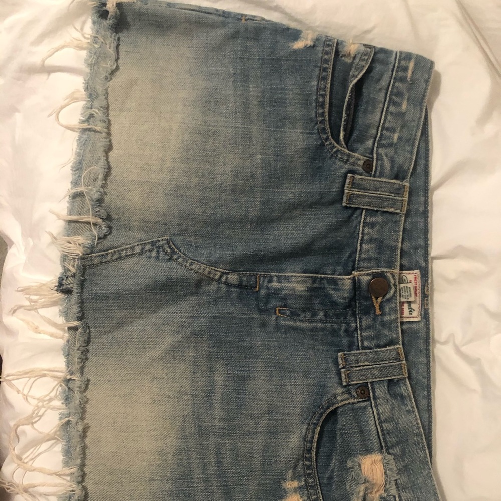 Short jean skirt